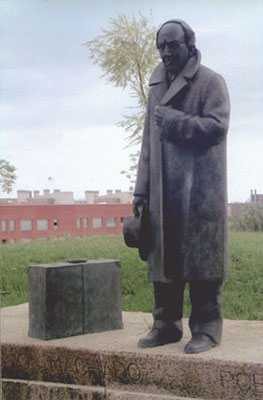 Monumento a Antonio Machado